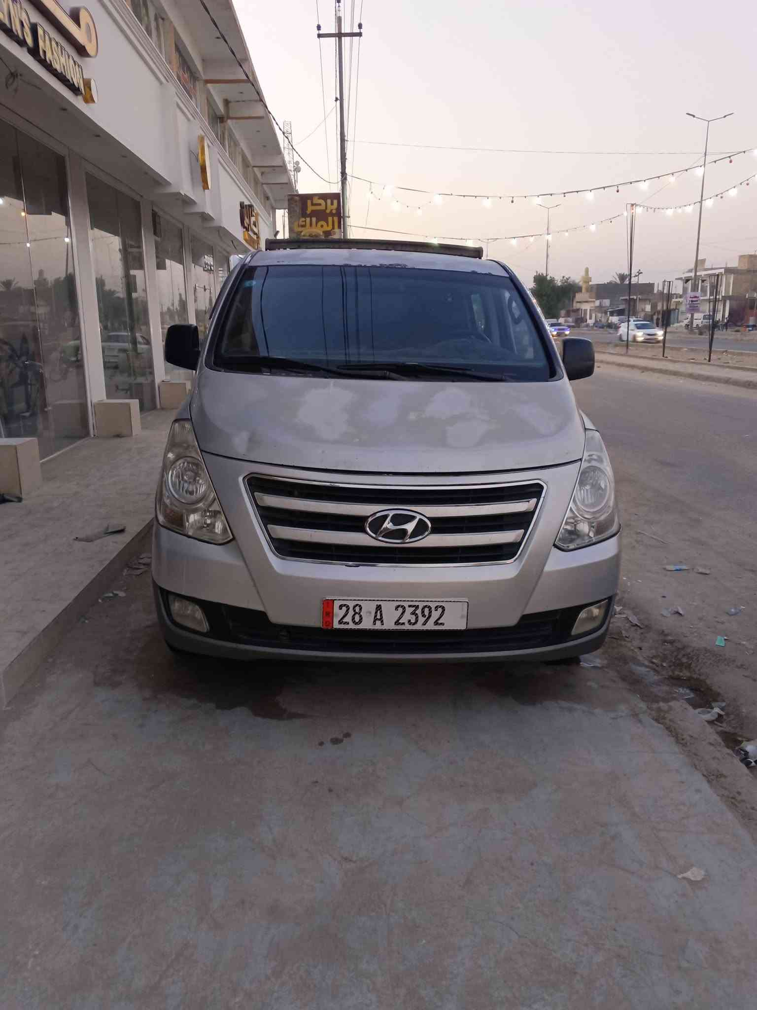 سياره بنزين 2009 مقفوله عامه سعر خاص***********
