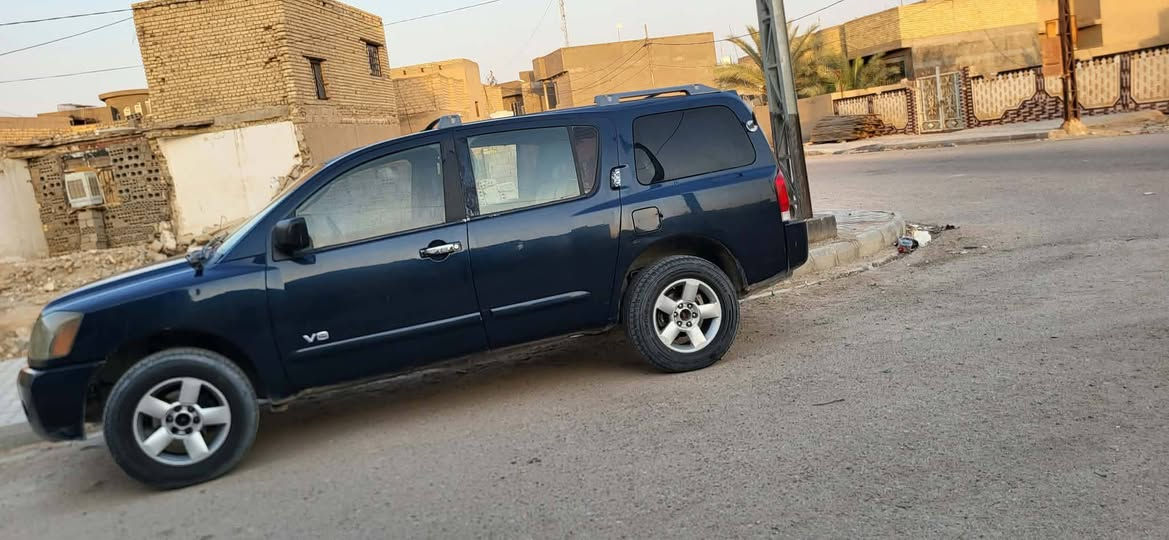 سياره نيسان للبيع سعره 75وبيها مجال الرقم ***********
