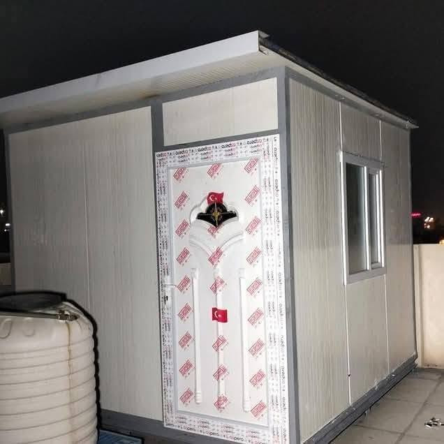 حداده عامه كربلاء ***********
حداد 🛠متنقل🛠 داخل🪟 كربلاء🛠 بيبان 🚪شبابيك🪟 محجرات🛠 قمريات 🛠وغيرها كل🛠 مايخص🛠 الحداده ((🛑اتقان العمال بحسن صوره 🛑)) 
______________________________________

نص مكتوب في الصور:
- السوق المفتوح opensooq