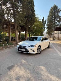 ES300H هايبرد • ٢٠٢٤ • فول خليجي
