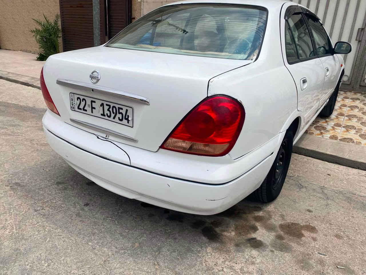 Nissan Sunny 2009 .
***********
نیسان سەنی مۆدیل ٢٠٠٩ یابانی .

٤ پارچەی بۆیاغە . بۆنیت و سێ پارچەی پشتی .
جەمپی پشت و پێشی هەیە .
٢ چامڵغی پێشەوەی تەعدیل ساردیان تێدایە .
ڕەسمی فەحسەکەیم دانایە هەموو شتی تێدا دیارە .

گێڕ و مەکینە و تەبرید بەشەرت بەناوی خۆمە سەیارەکە .

سعری ٧٣$ وەرەقە و کەمەک مەجال
*********** أربيل, العراق
