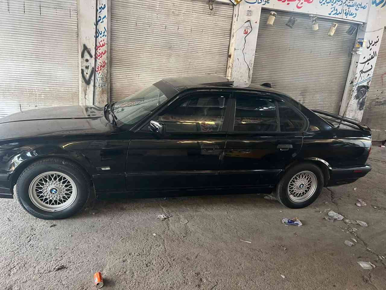 السلام عليكم ورحمة الله
للبيع بي ام حجم525):
فول عادي رقم نينوى)::
سنويه  لل 2028):
موديل السياره::( 91):::
شرط التحويل)::
العنوان موصل ايسر) :
اتصل سعر (48) وبي مجال)*********** 📲
وتساب موجود
فقط صبغ جماليه

