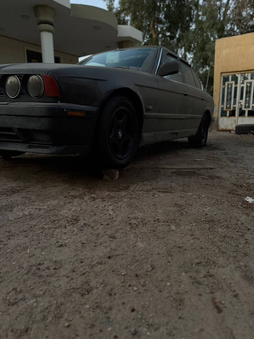 السلام عليكم للبيعBMW موديل91 مكينه525 مسكر كير عادي شلعه تشك الكاع سياره جديده وخير من الله منضومه زنون مكاني واسط الصويره ///  *********** ///  ***********
