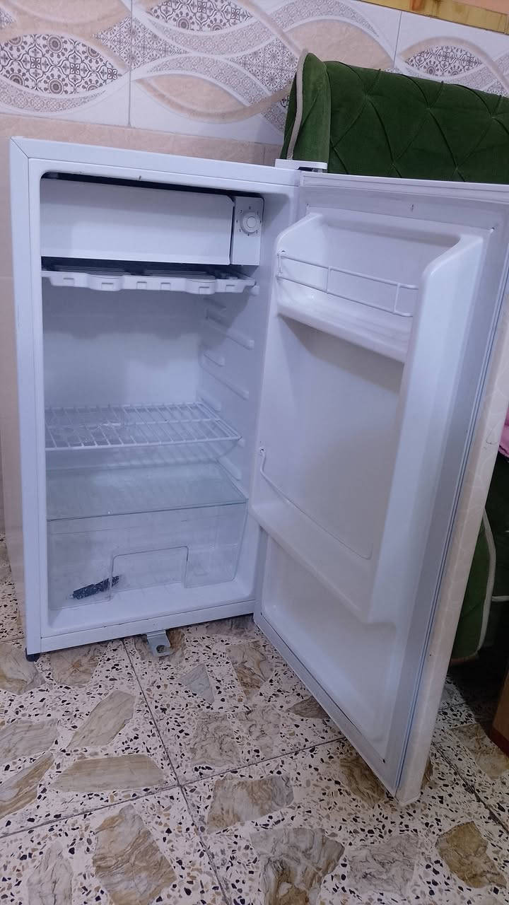 سلام عليكم مبرده جديده وثلاجه توسوت بعده بلكارتونه جديده مكاني بغداد مدينه الصدر ***********
