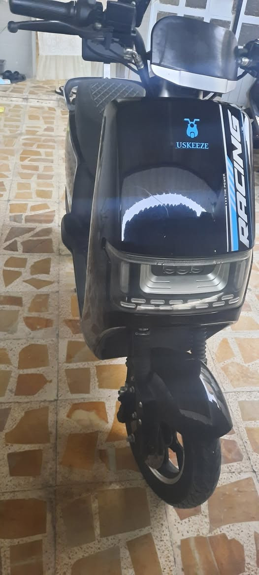 للبيع اوباما بوليسي 4نمر سرعه ٨٠ حسب الوزن 6 بطاريات شرط الفحص وكلو شرط على فحص السعر 600 وبي مجال للطبين والشراي يخابر ***********
