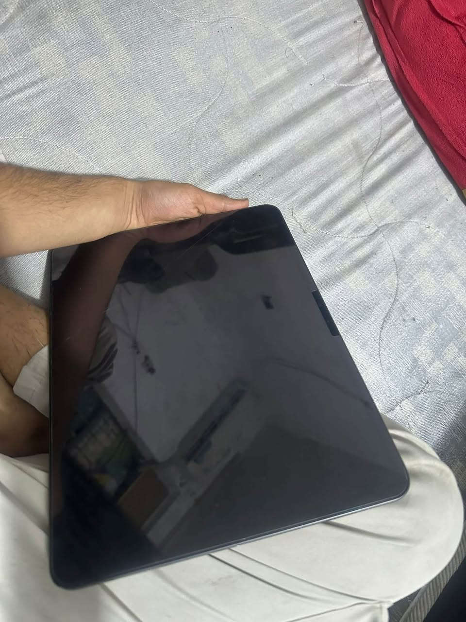ايباد ١٣ برو ماكس • ٢٥٦ • بطارية ٩٠٪