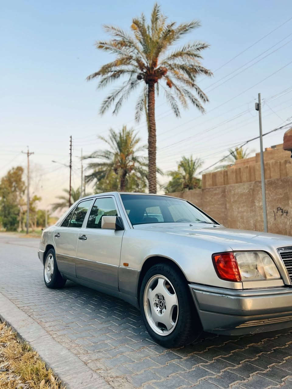 سلام عليكم مارسدس دب🐻 مديل 1992مكفوله من ضربه بيه صبغ جماليه فقط دواخل كفاله مكينه 300عنكبوت بلادي  السياره كله بلاديه ومابيه نقص برغي تبريد ثلج حداديه تخم تاير باتري سنتر لك ويلكب كير ومكينه كفاله بيهة شلعه تشك الكاع لا خربطه ولا شي صافيه ساعه
قفل سرعه كامره اماميه كامره خلفيه غرفه مخمل نيلي كلش جديده بطاين جدد  رقم اربيل دولي  مكان سياره كربلاء الاستفسار ‏
‪***********‬‏
السعر السياره 75وبيه مجال قليل الشراي وسياره كلشي بيه بلادي
سلام عليكم مارسدس دب🐻 مديل 1992مكفوله من ضربه بيه صبغ جماليه فقط دواخل كفاله مكينه 300عنكبوت بلادي  السياره كله بلاديه ومابيه نقص برغي تبريد ثلج حداديه تخم تاير باتري سنتر لك ويلكب كير ومكينه كفاله بيهة شلعه تشك الكاع لا خربطه ولا شي صافيه ساعه
