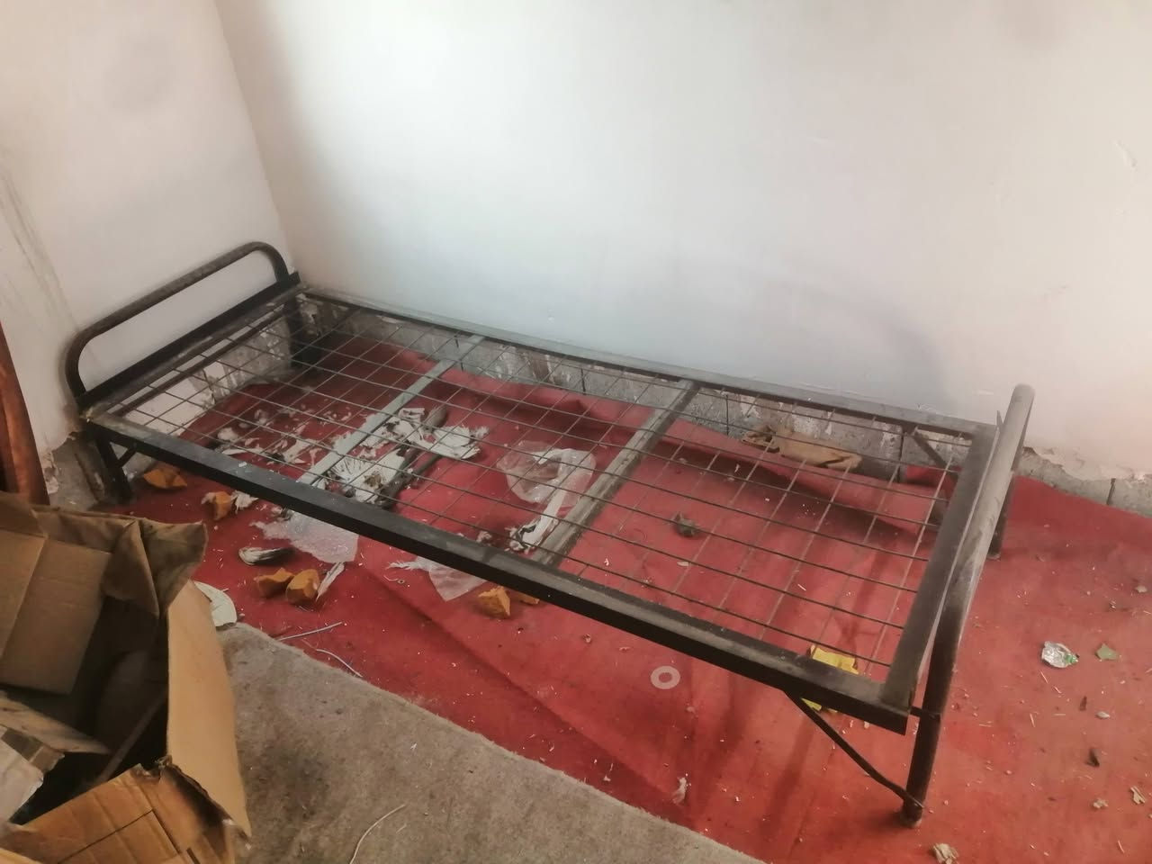 جربايات عدد 4القطعه علئ50/بلزمات عدد 2يرادن شاشات 25/تنور فافون /35/مجمده يردلها غاز سعر 80
***********
