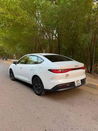 BYD سيل فايف  ماشيه 8 الف الكلي سياره ع وضع الشركة   مكفوله كفاله عامل...