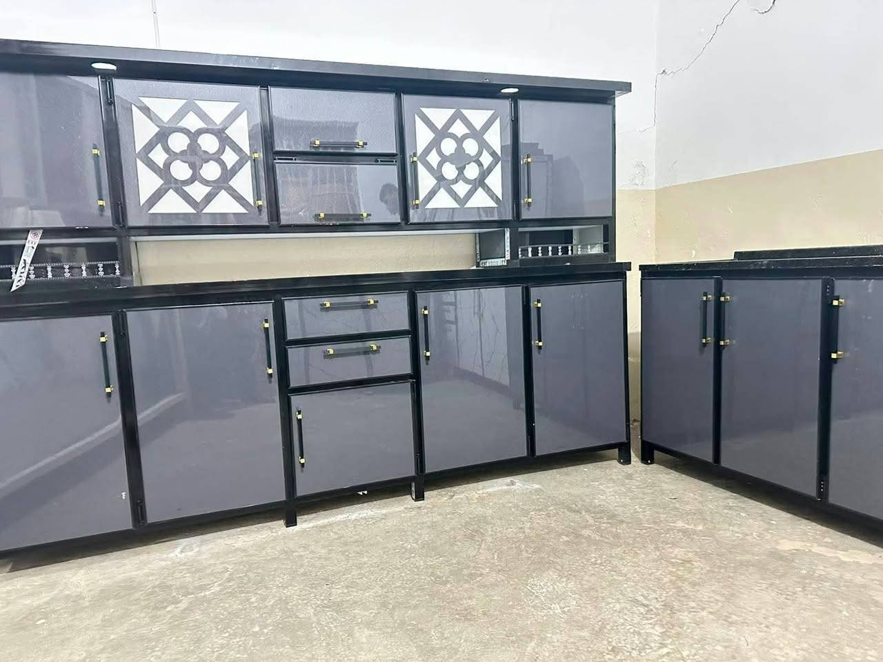 السلام عليكم ) وجبه جديده (مجمع ليث ال سطام ) الي عندو كاونتر قديم نستقبلو ونطي جديد فصال نشتري الغراض المستخدمه تصال عل رقم ***********  المكان ناحيه الشوره
