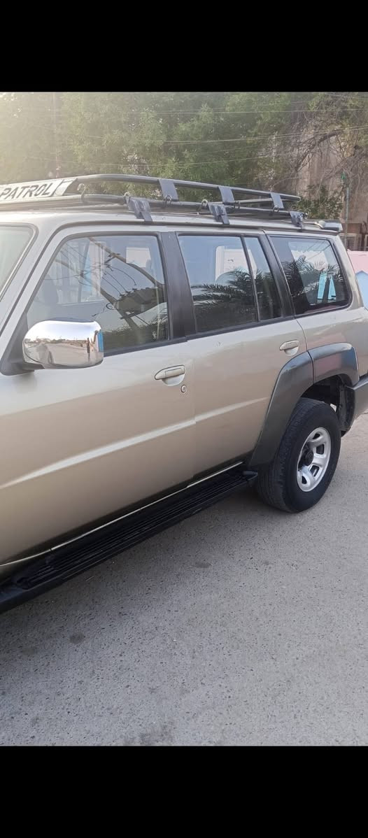السلام عليكم للبيع نيسان باترول 2006 ديالى رقم إنكليزي بأسمي السيارة مكفولة كفالة عامه بدون صبغ بلادية  صبغ فقط دعاميات بيها صبغ محرك 4500 مامفتوح  نوزل گير اكسلات لوگير كلها شغاله تبريد ثلاث قطع طخم تايرات باتري السيارة ماتصرف عليها شيء جاهزة من كلشي السعر 150 وييها مجال مكاني بغداد الشعب ***********
