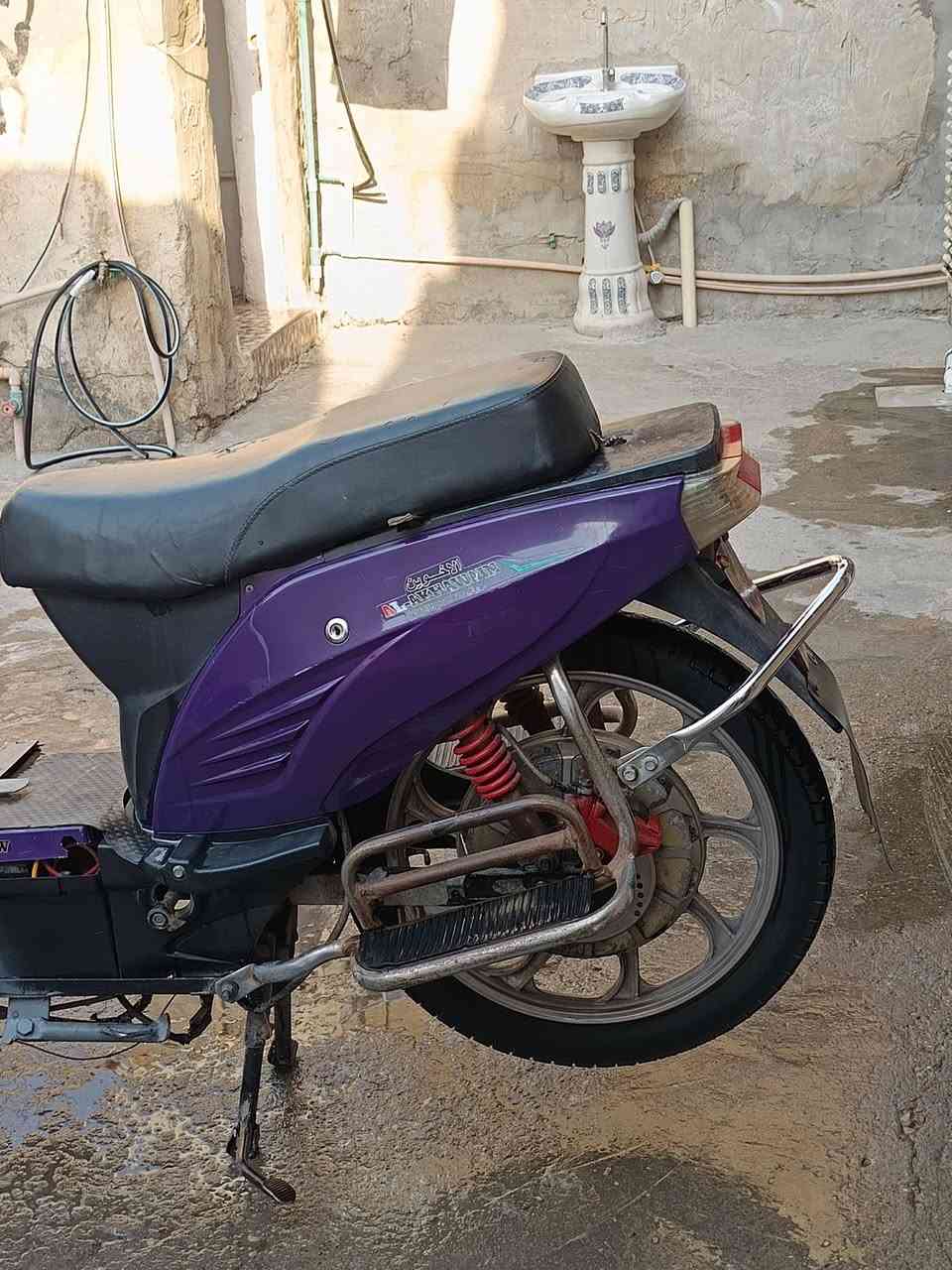 سلام عليكم
دراجه شحن هارلي موديل٢٤
نقص شاشه ولايت
الباقي نضاله زينه 
بطاريات فول بس بيهن نفخه 
اطلع بي مسافات طويلة
سعره  150 قفل قفل

ولا تعلق سعر بكيفك ماجاوبك
‏‪***********‬‏
