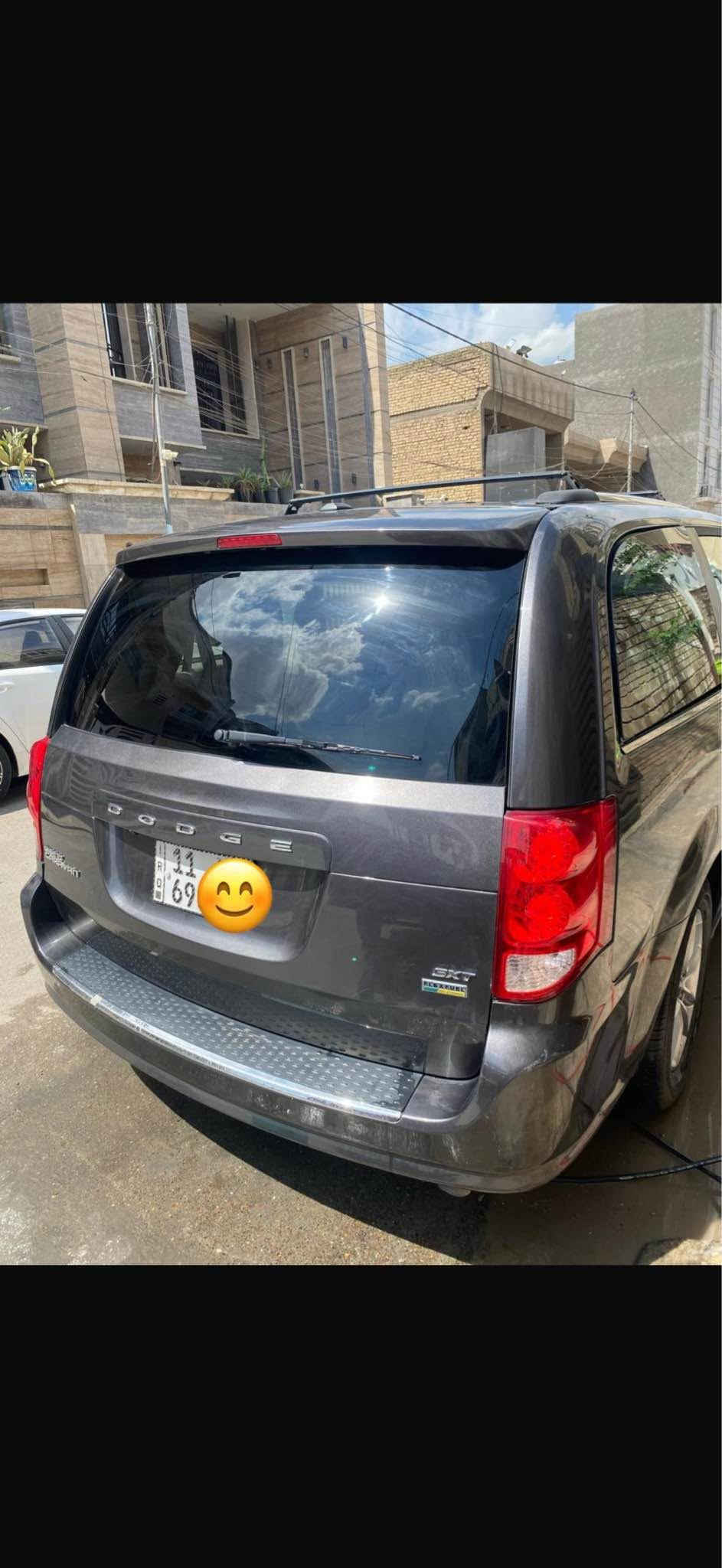 السلام عليكم دوج كرفان 2019 sxt وارد امريكي حادث جاملغ وبنيد جهة سايق بدون دواخل بدون ايرباك صور حادث ماعندي رقم الشاصي مرفق مع الصور السيارة ماشية 120 الف ميل مكان السيارة بغداد الغزالية السعر 135 ورقة وبيه مجال بسيط *********** بغداد, العراق
