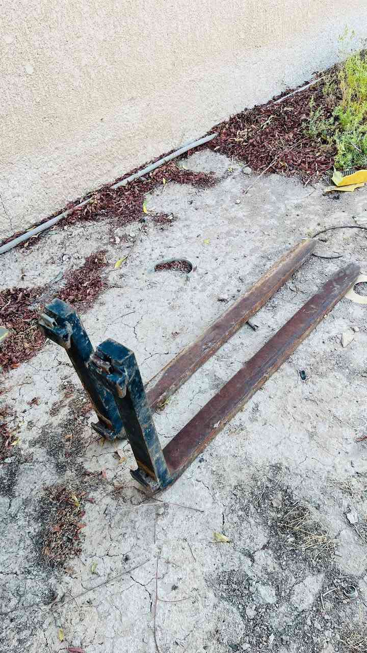 سجاجين مال رافعه شوكية للبيع عدد ٢ للاستفسار اكثر اتصل على هاذا الرقم***********
