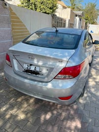 اكسنت موديل 2015 باسمي تحويل ثاني يوم  بيها طعجات بسيطة موضحات بالصوره...