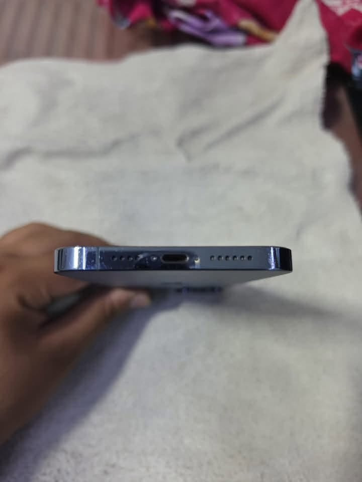 13برو ماكس ذاكره 256بطاريه 81شرق اوسط ماستر مبدل شاشه 3خيارات ومبدل كامرات بس شغالات حالياً وبصمه وجهه متوقفه الباقي كله شغال صوت اتصال انترنيت كامرات كله شغال السعر 335الف عنواني بغداد السيديه ***********واتساب فقط ما موجود عل فيس
