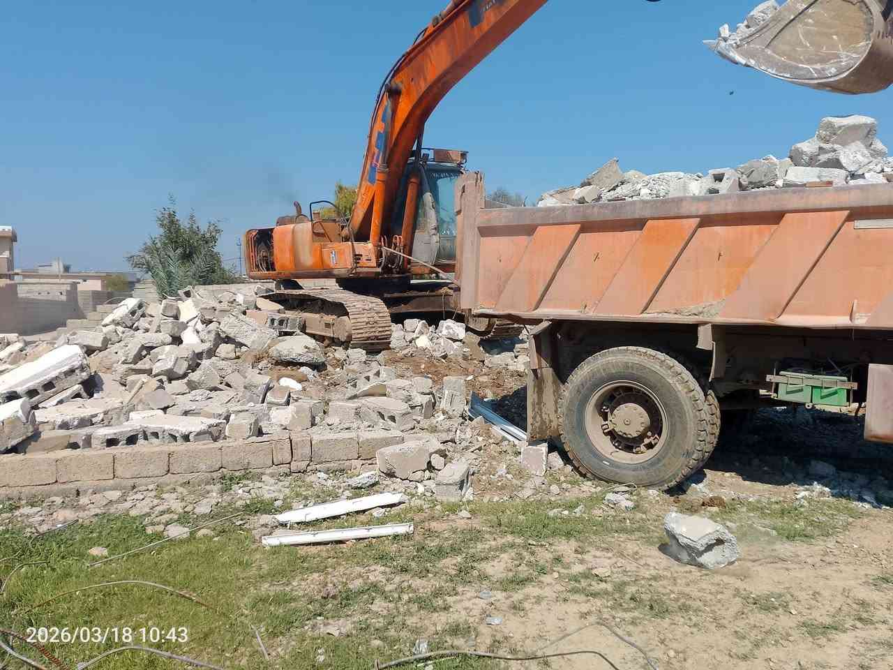 السلام عليكم
جاهزين لتفليش الدور القديمة مع رفع الانقاض بسعار مناسبة 
وكل هلا بلخوال الي يرغب يتصل 
***********
