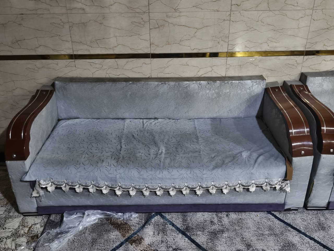 السلام عليكم تخم للبيع العدد
٢حجم كبير 
١وسط 
٢ صغير 
نضاف مكاني نجف حي النداء مجمع بيتي للتواصل واتساب ورقم *********** السعر 200 وبي مجال قليل
