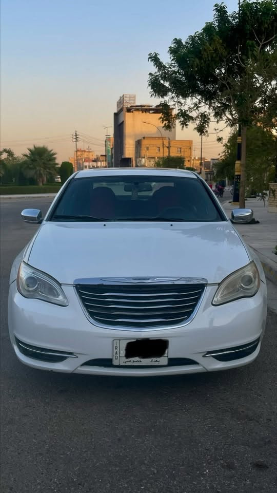 السلام عليكم
c200

موديل 2012 / رقم بغداد
مكنيه 4 سلندر. 2400
فول مواصفات فتحه كشنات جلد شاشه قلاب تحكمات ستيرن سستم دمام مري تحكم ماوس 
مكان السياره كربلاء
صبغ قطعتين تبديل قطعة بدون دواخل
سعر// $78
هاتف ***********
