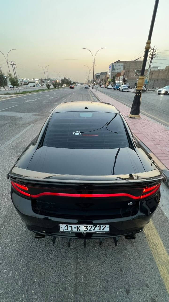 السلام عليكم شلونهم الغوالي 
#بيع_فقط_بيع_فقط_بيع_فقط
جارجر 2022
SXT
مواصفات  معروفه 
(شاشه جبيره كاربلاي،بصمه،تشغيل عن بُعد،كشن كهرباء،بصمه ترحيب) وباقي المواصفات معروفه 
محدثه بالكامل وايد بدي بدون نفخات 
ماشيه 58 الف ضبط 
رقم بغداد بأسمي سنويه وهزه جدد 
كير مكينه حداديه تبريد تخم تاير تخم ويل نجمه اصلي من احمد ورمزي كله جديد ومكفول 
السياره جديده مال جناي ومابيها كل نقص جديده كبل شغل وتطلع
بيها صبغ قطعتين جاملغ وبنيد بدون دواخل وصور الحادث و السونار كلهن بداخل المنشور 
السعر 200 وبيها مجال وانزل ويه شراي وماقصر وياه وسوك تعبان ماكو وياك بس بل معقول 
مكان السياره النجف الأشرف
قليل تواجد هنا 
رقم ***********
وبيه واتساب راسلني او خابرني وخادمك اني النجف, العراق
