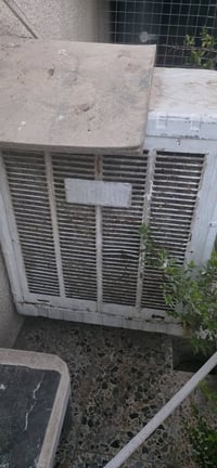 للبيع مبرده كبيره قياس 4000من شركه الالونه نضيفه يحتاج الها بس صبغ ما ...
