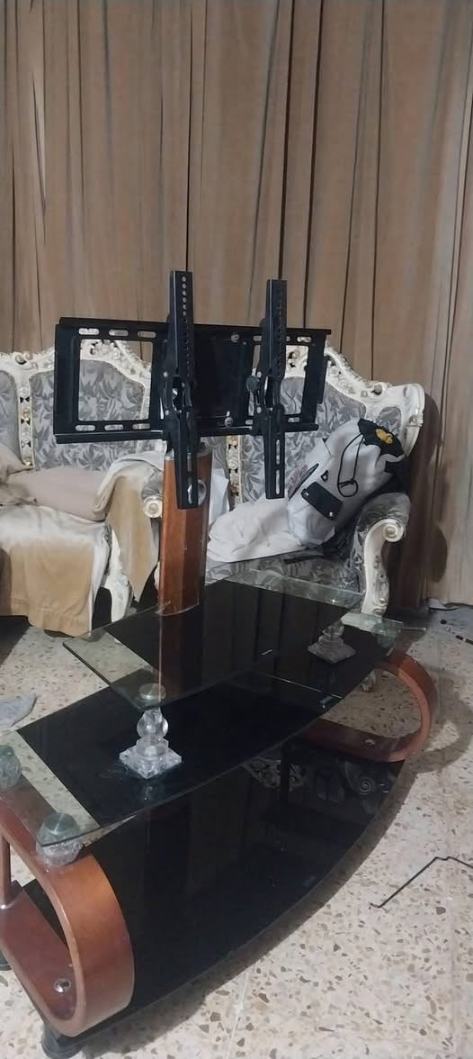مجموعة اغراض • استعمال قليل • بسبب نقل