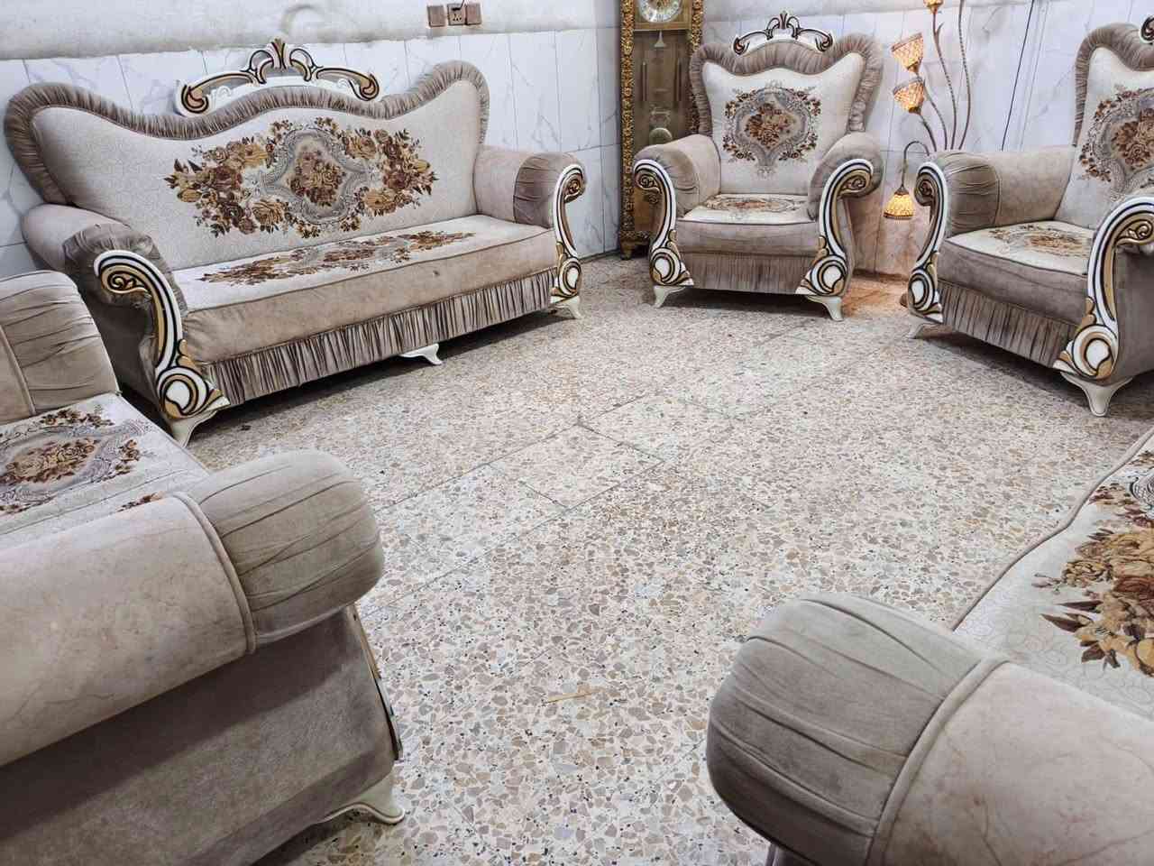تخم ملكي تكمه نظيف جدا 10مقاعد ب320 الف وبي مجال المكان الوشاش *********** يوجد توصيل بكروة يوجد واتس اب
