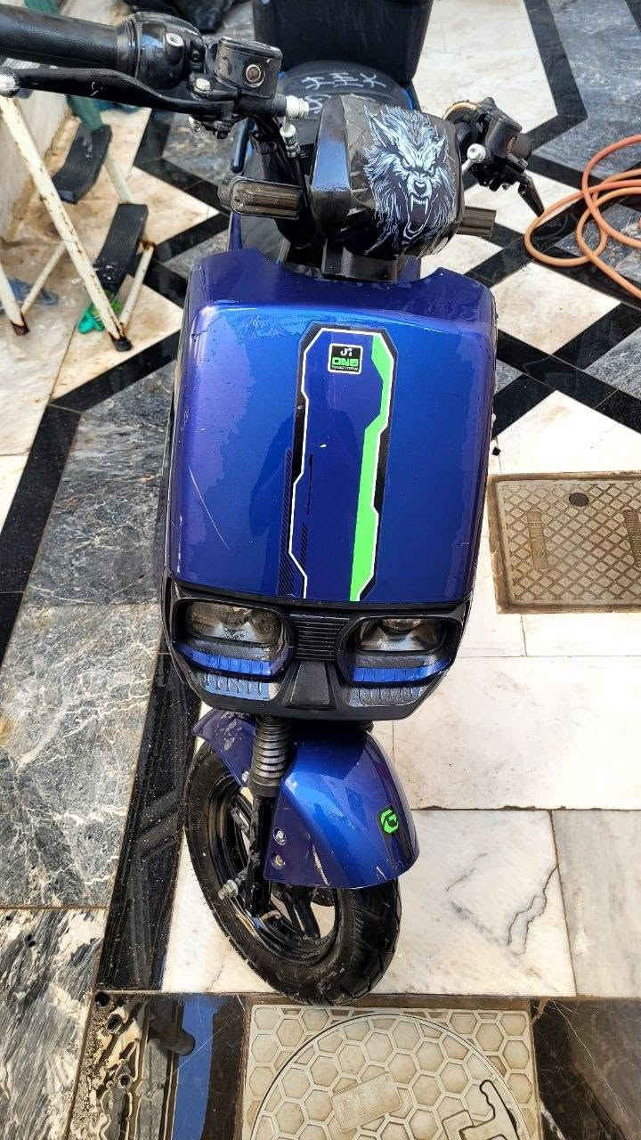 دراجة 🔋⚡شحن
للبيع 
منظومة ٦بطاريات اربع سرع شاشة ذكية
عطلها الوحيد البطارية🔋 سعرها (275) وبيها مجال للتواصل:***********
***********___النجف الاشرف____
