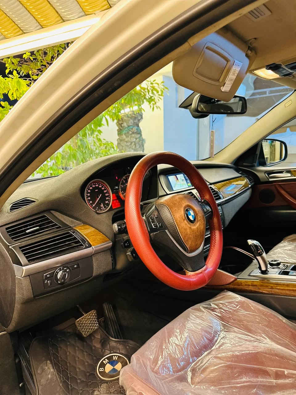 BMW X6 3.5  2011
-------------------------------------
#السعر : 153$ وبيه مجال 
‏
#رقم الهاتف :-***********/ واتساب  

#رقم السيارة : اربيل 

#مكان السيارة : واسط/العزيزية 
-------------------------------------
السلام عليكم 
للبيع   
بي ام  X6 موديل 2011 حجم 3.5 6 سلندر  N55 سيارة خليجية مكفولة بدون ضربة و صبغ كفاله عامة عدا الدعامية الامامية ماشية 155 الف رقم اربيل جديد سيارة بدون اي نقص صفر مسج    
سيارة فول مواصفات
تفاصيل 👇🏼👇🏼
1_ بصمة 
2_محرك 6 سلندر  ✈️⁦⁩+كير مكفولات ⁦
3_تبريد شغال قطعتين ❄️ 
4_سلايت 
6_مراية داخلية+جانبة عاكسة 🔍
7_مري شفط ⚔️
8_ كشنات كهرباء  +ذاكرة خزن  
9_بردات جانبية✨
10-لدات انارة داخلية 💡
11-شاشة   🖥
12-داخل قرميدي 
13-انارة ترحيب 🔦
14_ كاميرات عدد 5
15-حساسات امامي خلفي  
16-ويل حجم 20 بلادي تو سايز+تخم تاير جديد 
17-صدر امامي خلفي جديد  ⚔️⁦
18-اوتو هولد ⚔️ 
19-لايت زنون عدسات زرع 
20-ستيرن كهرباء مع خزن ذاكرة 
21-شاشة اعطال 
22_هاند بريك بصمة 
23- كزوز رياضي 
24_شفتات ستيرن 
25_جنطة كهرباء  

----------------------
