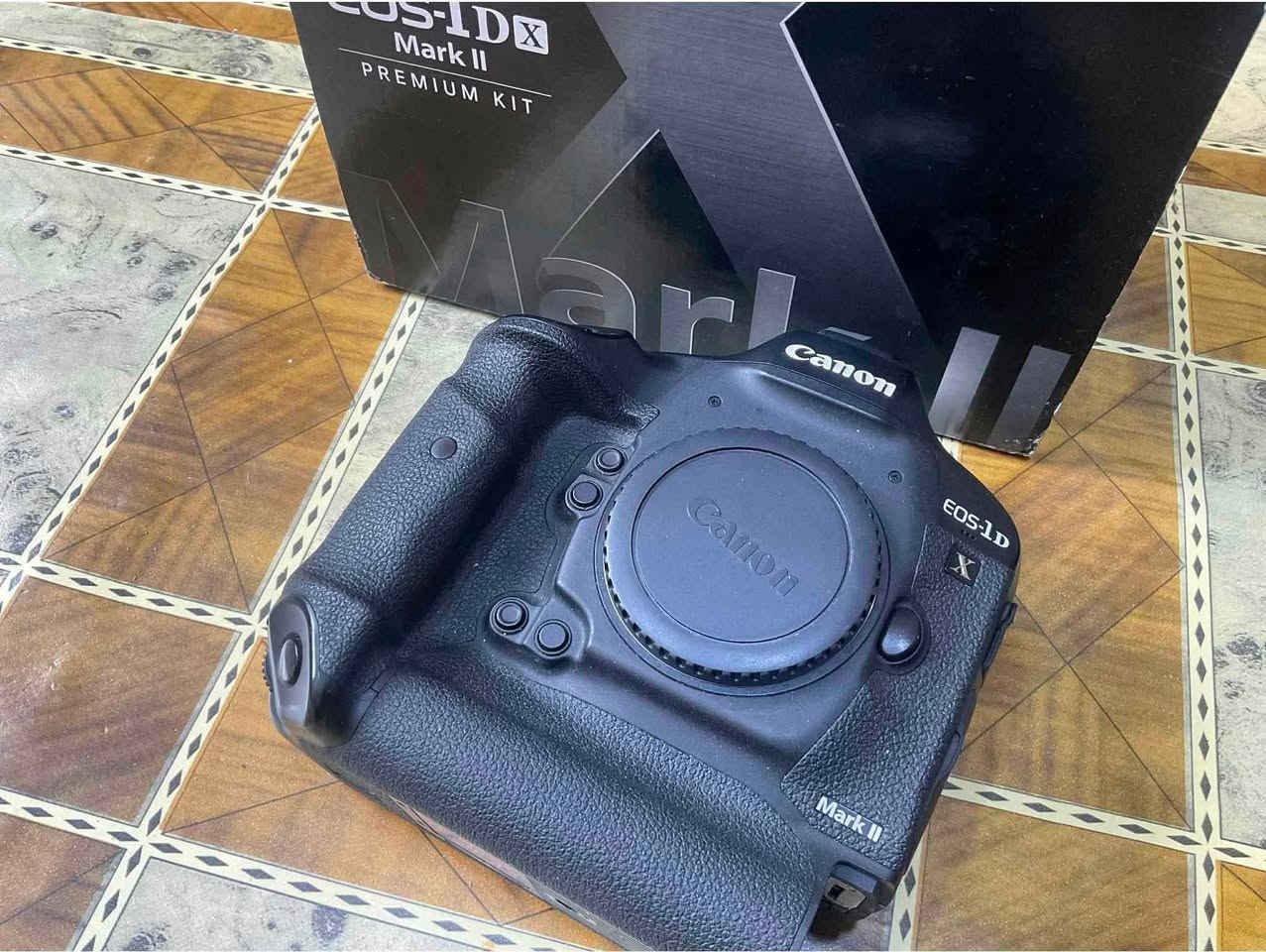 كانون وحش التصوير الرياضي مستخدم نظيف جدا
كانون 1DX بدي سعره مليون و 800 الف 
كانون 1DXll بدي سعره مليونين و 750 الف 
عدسه 70-200 الاصدار 3 سعره مليون و 500 الف
عدسه 70-200 الاصدار 2 سعره مليون و 250. الف
مكاني بابل
***********
