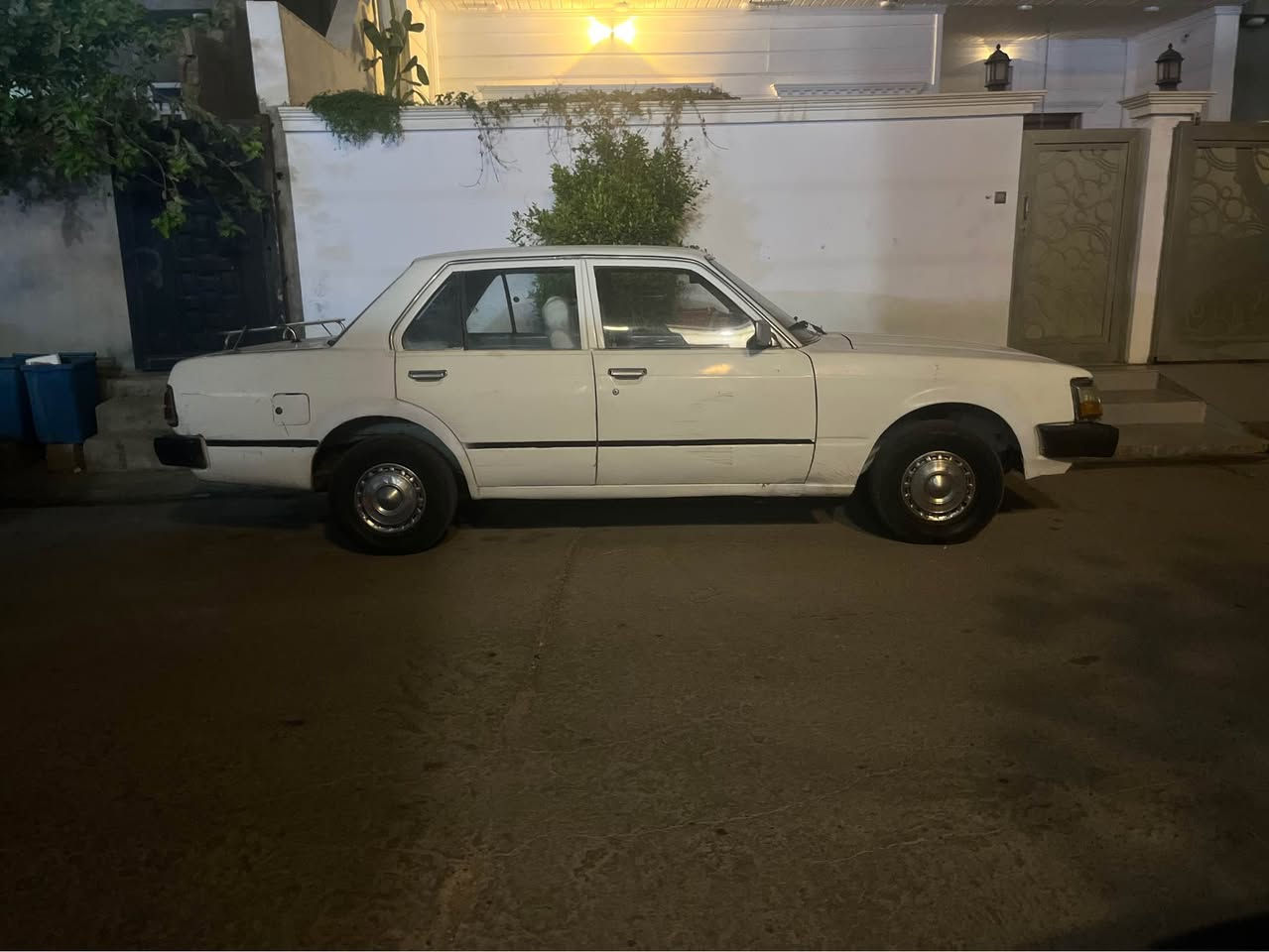 تويوتا كرونا 1981 رقم سنوي جديد مشروع وتني 2031 هزه جديد گير توماتيك بيلاد گيرومكينه بشرت تاخم صدر جديدتاخم تايرات جديد بتاري جديد بسمي شرت تحويل وكاله رقم مميز اربع ارقام سعر 38 بي مجال رقم موبايل *********** كركوك, العراق

