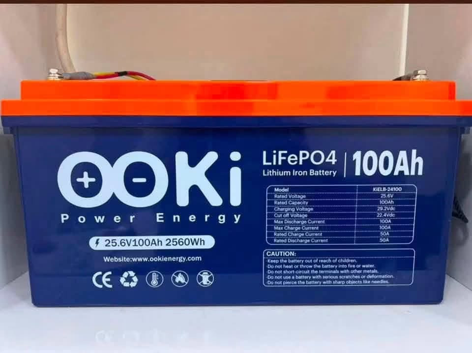 بطاريتين ليثيوم 2560 واط لكل بطارية ( 25.6 فولت * 100 امبير )
شركة ooki المعروفه 

مع نظام BMS جدا ممتاز 

يمكن ربط البطاريتين معا على التوالي .... لتعطي 51 فولت 5 كيلو واط  .... 

مع انفيرتر 6 كيلو واط 

او ربط البطاريتين على التوازي ... 

لتعطي 25.6 فولت 5 كيلو واط ....

اذا كان الانفيرتر 4 كيلو فما دون ...

تحتوي على شاشة رقمية تظهر فيها

 نسبة الشحن 

الفولتج الداخل والخارج

الامبير الداخل والخارج

تحتوي على بلوتوث يمكن ربطه مع اي جهاز موبايل وبرنامج يشرح جميع تفاصيل البطارية 

 - الجهد 

- الواط الخارج والداخل 

-درجه الحراره وغيرها .....

ضمان الشركة 4 سنوات 

عدد الدورات 6000 دوره 

استخدام قليل 77 دوره فقط 

سعر البطارية الواحده 460.000 دينار 

.......................

الانفيرتر 6 كيلو واط 

نظام 48 فولت 

25 امبير 

هايبرد 

Ip21 

نظام بسيط 

واي فاي يكمن التحكم به عن طريق برنامج من الموبايل وعن بعد ....

السعر 400.000 دينار 

*********** واتساب
