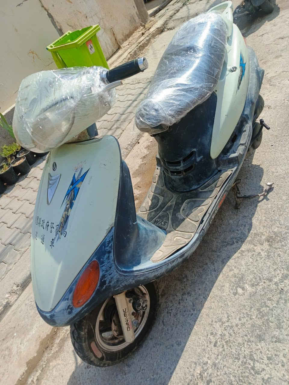 دراجه للبيع فحل جاهزة سلف هندر لايت اشاير هورن دبلات جكات بريكات باتري جديد شلعته كلش قويه محرك ناعم لاتبخير ولاصوت دراجة خدميه وياباني سعره 275 بيه مجال نجف حي السلام ***********

