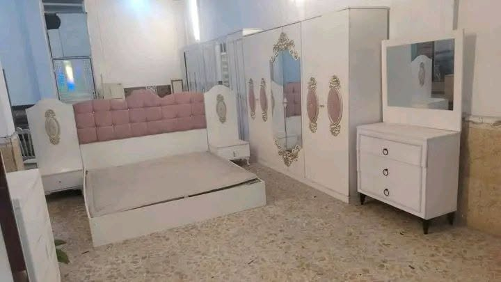 غرفة 5 قطع سعرها 390 قفل نجف يالله مراسله خاص او واتس اب ***********
