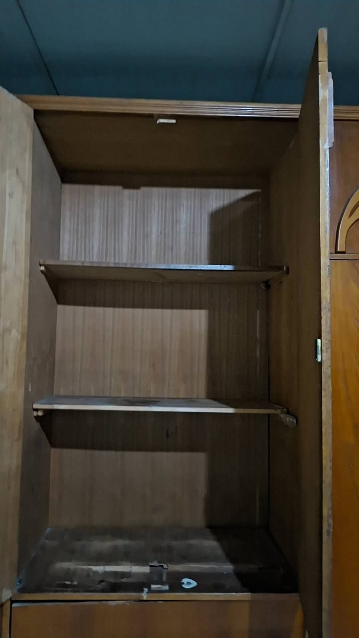 كنتور ٦ ابواب صاج للبيع
العنوان بغداد الدوره ابودشير رقم ***********
