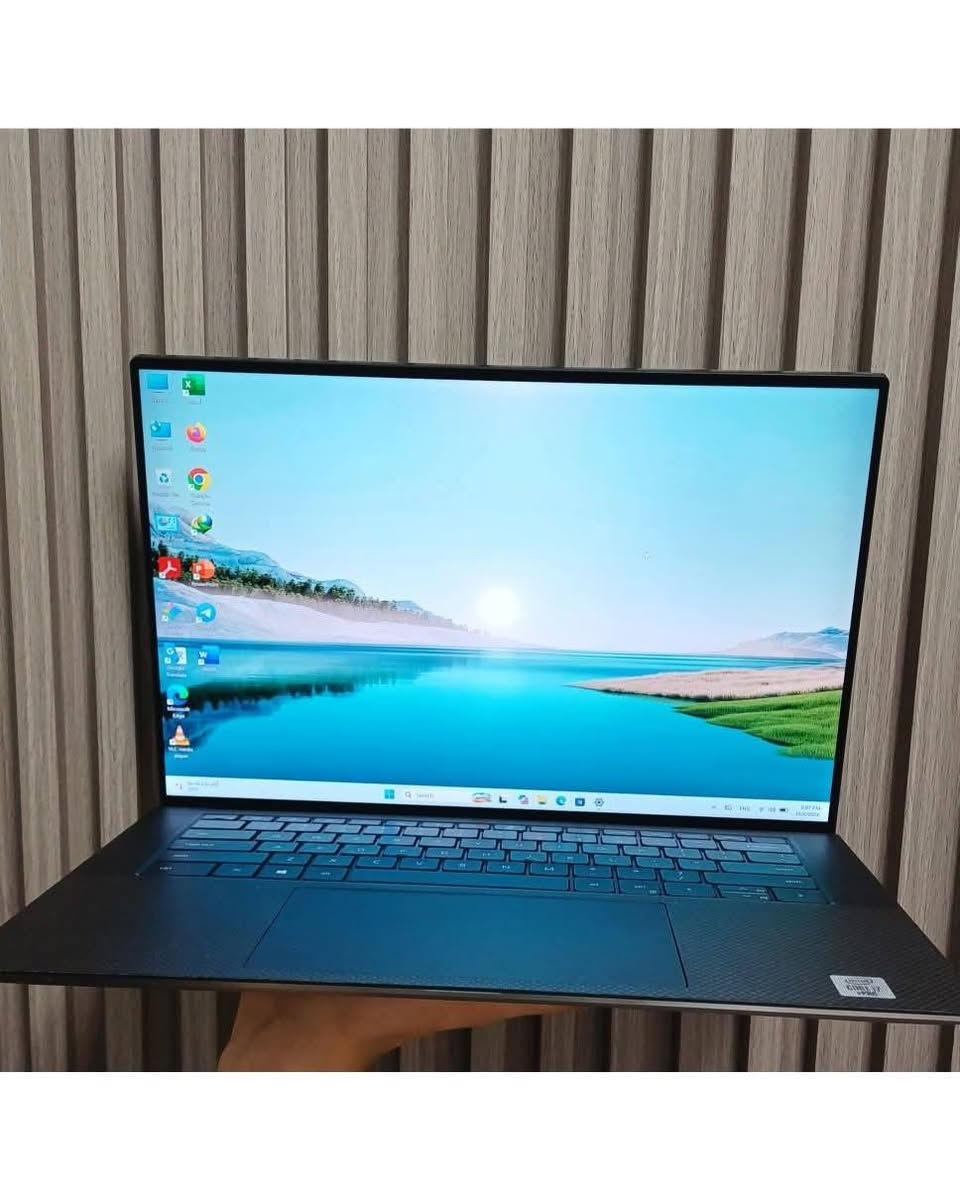 بريسيجن 5550 • شاشة 4K لمس • رام 32GB