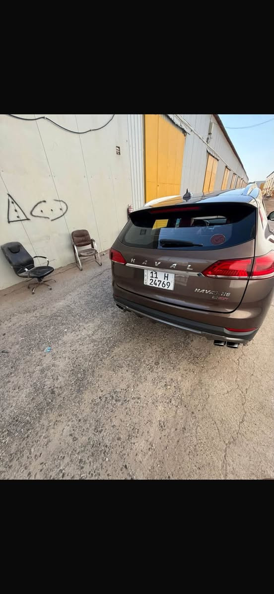 هافال فول مواصفات
محرك تيربو 2000
مكفولة كفاله عامه خليجي 

للبيع | هافال  

🚗 موديل: 2021
⚙️ المحرك: 2.0 لتر تيربو (4 سلندر)  
🏁 القوة: 196 حصان  
💪 العزم: 325 نيوتن.متر  
🔄 ناقل الحركة: أوتوماتيك دبل كلج (DCT) 7 سرعات  
🛞 الدفع: رباعي (4WD)  
⛽ سعة خزان الوقود: 61 لتر

المواصفات:
✅ فتحة بانوراما  
✅ شاشة وسطية كبيرة 12.3 إنج  
✅ شاشة عدادات رقمية  
✅ كاميرات 360 درجة  
✅ حساسات أمامية وخلفية  
✅ تشغيل بصمة ودخول ذكي  
✅داتا شو
✅ مقاعد جلد  
✅ تدفئة وتهوية للمقاعد 
✅ شاحن لاسلكي للموبايل  
✅ Apple CarPlay  
✅ مثبت سرعة ذكي (Adaptive Cruise Control)  
✅ نظام المحافظة على المسار  
✅ تحذير من الاصطدام الأمامي مع فرملة طوارئ  
✅ أنماط قيادة متعددة: عادي – رياضي – ثلج – رمل – طين  
✅ جنوط ألمنيوم قياس 19 إنج  
✅ إضاءة LED أمامية وخلفية

📍السيارة نظيفة 
العنوان بغداد شارع فلسطين
***********
