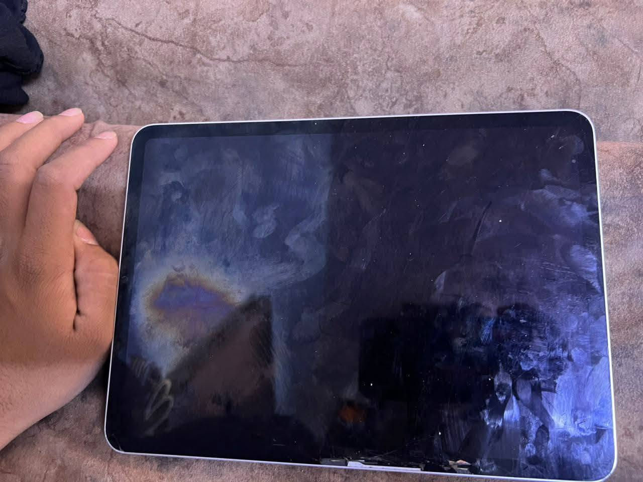 ايباد • ضربة بالشاشة • مبينه بالصورة