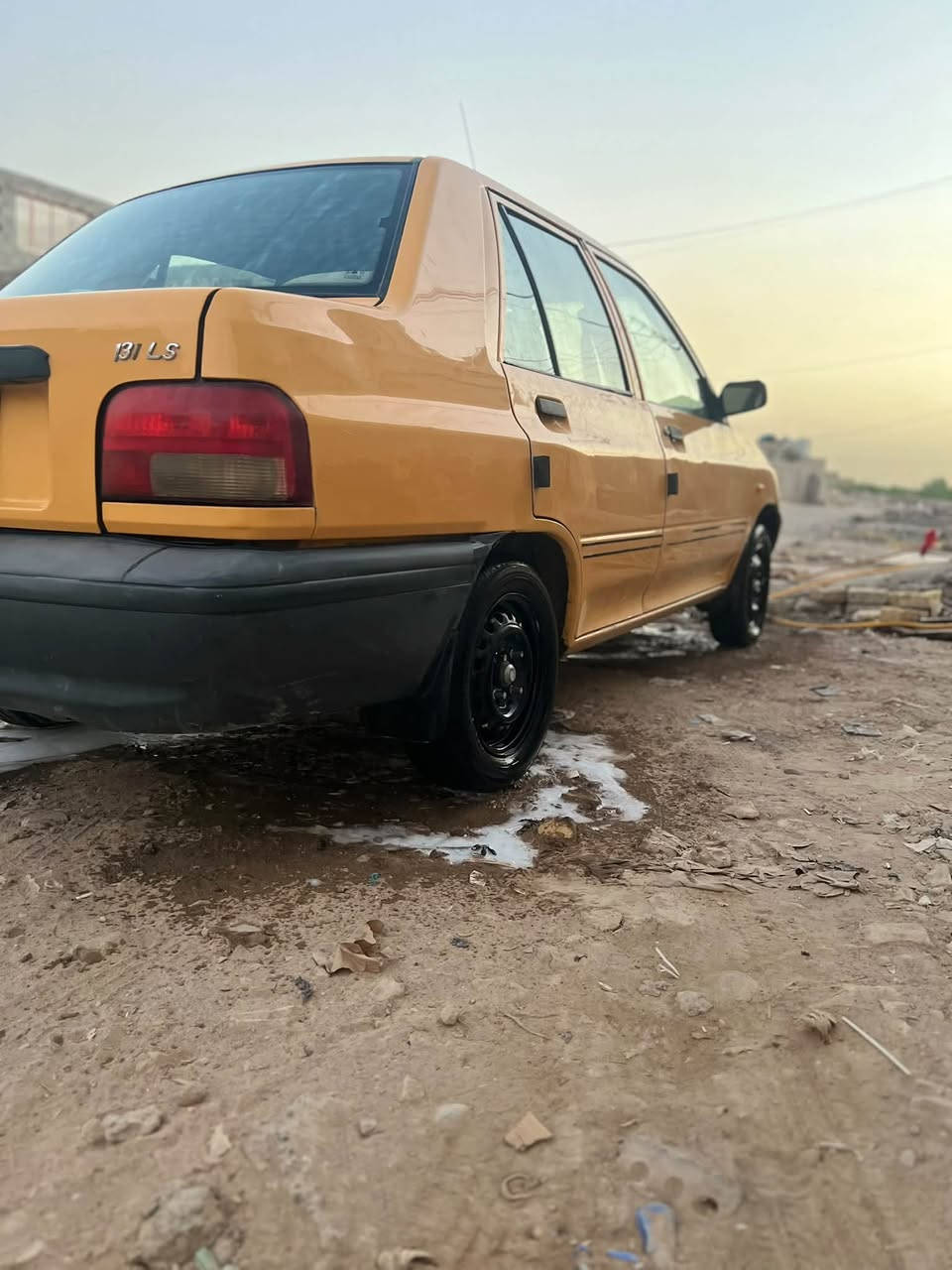 سلام عليكم سايبه ٢٠١٥سياره نضيفه
بس الباب الورة سايق مصبوغ كير مكينه مكفولات 
تخم تاير السعر ٣٢ بيه مجال حك الجيه مكاني المدينت الصدر  حي طارق القديم ***********
