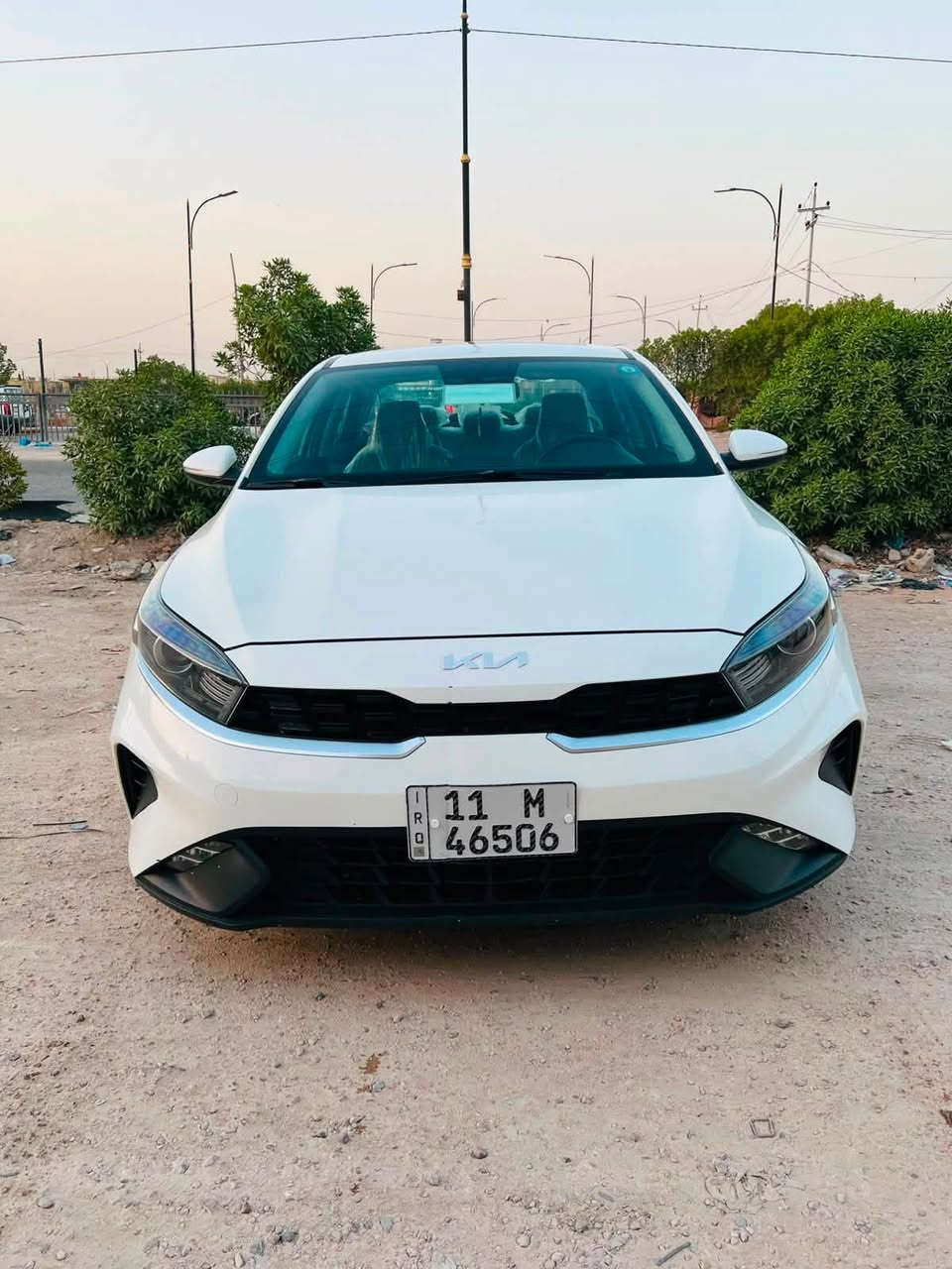 سلام عليكم 
سيراتو ٢٤ ماشيه ٤٥ بغداد باسمي 
السياره فول مواصفات
مكفوله كفاله عامه 
سعرها ١٨٥ وبيها مجال مكاني سماوه رميثه 
***********
