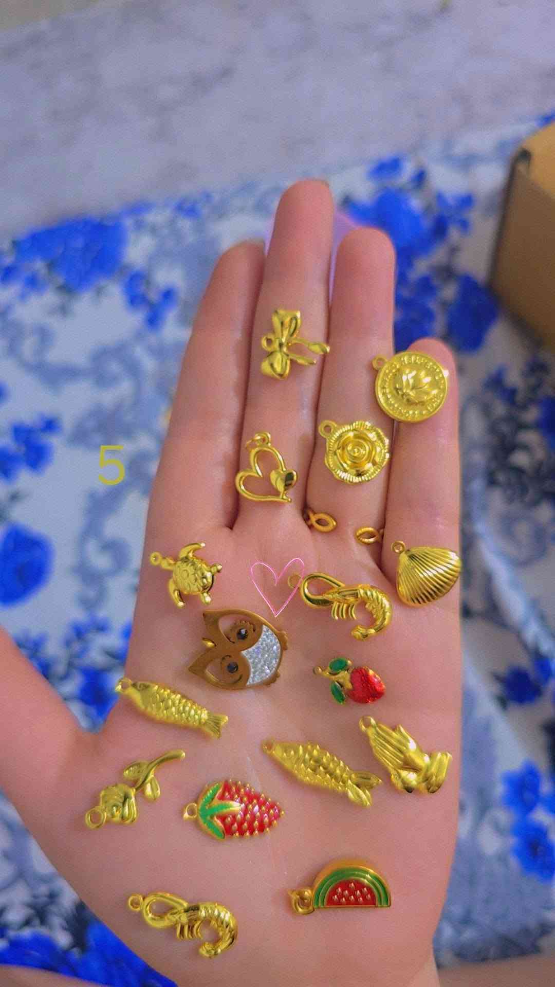 بنغالي ضمان فحص بالقاصر بفلاش بعطر اذا كشف ولو واحد بالميه لا تاخذين الطلب يجيج الطلب معطر يوصلج وشوفي

نص مكتوب في الصور:
- 25
- 10
- 5