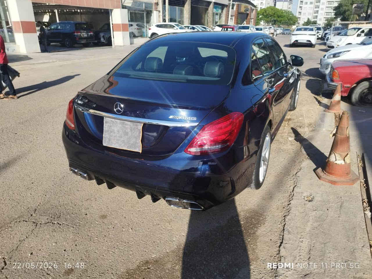 نضيفه وجاهزه وبسعر مناسب 
مرسيدس C300 AMG 2018 
فول مواصفات أعلى فئة
كت AMG أصلي
كير ومكينة مكفولات
ماشية 100 ألف
رقم الشاصي مذكور
وارد أمريكي
بيها بنيد صبغ
صبغ بالجاملغ الخلفي جهة السائق من أمريكا
الإيرباغ دشبول وراجع سستم

السـعـر تعليق رقم 12

مكاني : بغداد حي الجامعة
رقم صاحب السيارة : ***********

نص مكتوب في الصور:
- 22/05/2026 16:47 REDMI NOTE 11 PRO 5G
- 22/05/2026 16:48
- REDMI NOTE 11 PRO 5G
- 22/05/2026 16:49 REDMI NOTE 11 PRO 5G
- 22/05/2026 17:17 REDMI NOTE 11 PRO 5G
- 22/05/2026 16:48 REDMI NOTE 11 PRO 5G