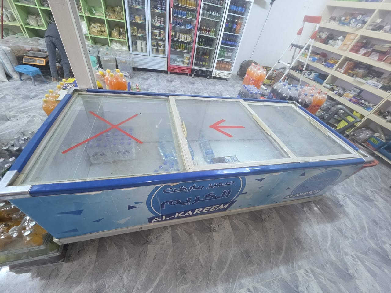 مجمده طرحيه كبيره ٢م٢٥طول 
عرض٩٥سم دبل ماطور تركي اصلي ما مفتوح
المكان واسط الدجيلي السعر١١٠٠ مليون وميه
***********
