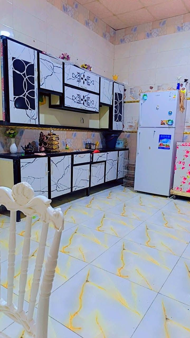 بيت للبيع العنوان ابو الخصيب ابو كوصره المساحه ٢٤٠ متر طابو زراعي  يتكون من غرفتين ٥×٤ ومطبخ ٥×٤ استقبال كبير صحيات خارجيه داخليه  + محل داخل المنزل بناء كونكريت جيران طيبين منطقه هدوء كهرباء خطين ماء خطين ***********
