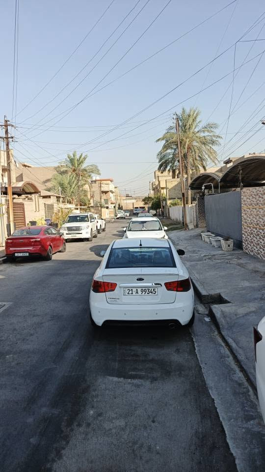 السلام عليكم للبيع كيا سيراتو٢٠١٢ خليجي السياىه مكفوله من الصبغ وتبديل ولحادث ولسونار بلمنشور سياره جاهوه كير مكينه تبريد كهرباء جله جاهزه ومكفوله سياره تبريد شاسه وبيانو شفتات ستيرن مري شفط تحكم ستيرن السعر٩٥ وبيه مجال للستفسار*********** بغداد الطالبيه بغداد, العراق
