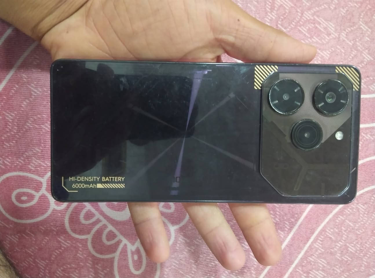 السلام عليكم Tecno pove 6pro 5g
شاشة 120هرتر يبجي يقرة90فريم مكفول من كلشي سعر 200قفلللللللل
