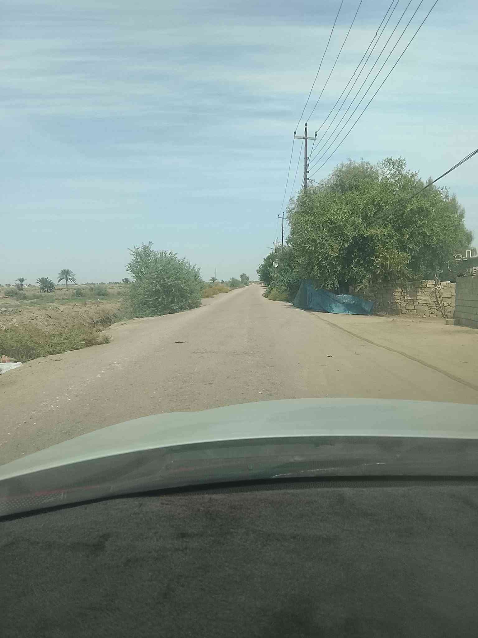 زراعي تتوفر فيها جميع الخدمات مي سقي كهرباء وتبليط مي اساله تبعد عن الشارع العام حله ديوانيه 400مترموقع الارض الطليعه خلف البانزين خانه للاتصال أو الاستفسار ***********
