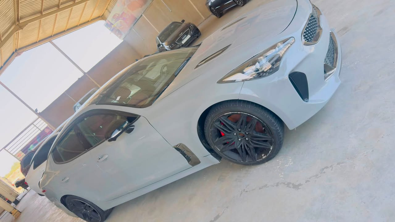 ‏سلام عليكم ‏موديل 23 ‏السيارة مصلح كامل ورقم بغداد جاهز ‏ماشي 20 ميل وا أمريكي حادث بسيط بيع مراوس رقم ***********
