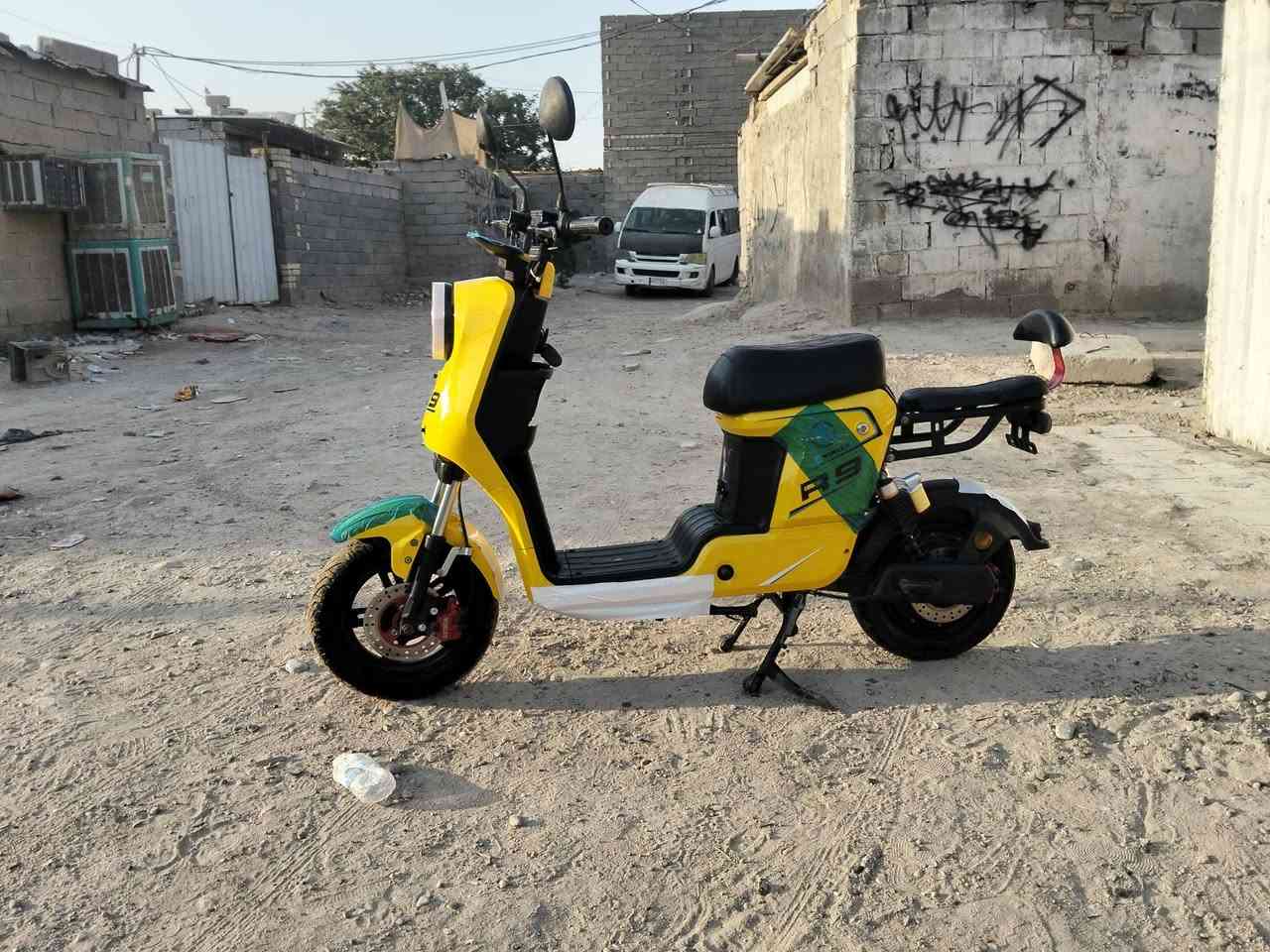 سلام عليكم دراجة شحن ار9 جديدة مستخدمة شي قليل جانت متروكة وبدلت بطاريات كاملة من كلشي سعر 350 وبيهة مجال قليل ***********
