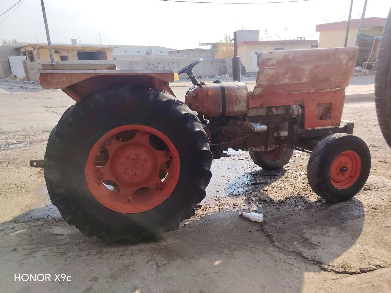 السلام عليكم خدمات وليد العبيدي 
لتبديل الدهن والتشحيم والفلاتر 
ويشمل الغسل التلميع التيرات وعطر السياره مجاني 
المكان في الحويجه حي الصناعي فلكت الصناعه مقابيل 
شارع المعارض واهلن وسهلن بل جميع 
للستفسار الرقم التالي 
«***********»
